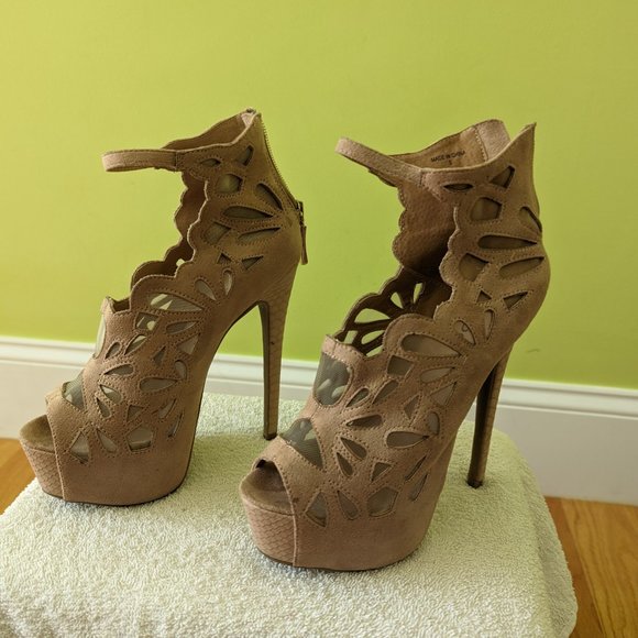 BEBE Suede Net Tan High Heels Sz 6 - Picture 2 of 6